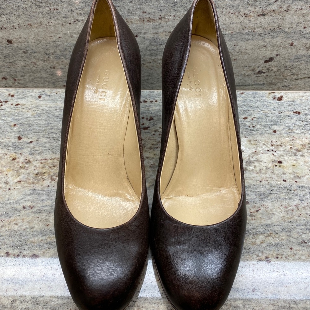 Gucci brown pumps 2.5”heels - Picture 2 of 7